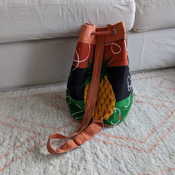 BEST Pineapple Beach Bag - Picture 3 of 7